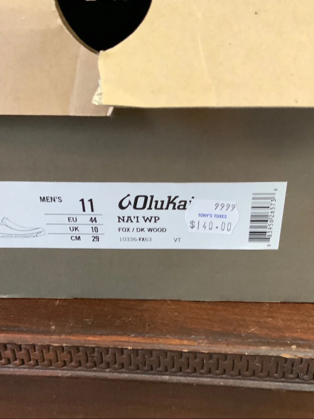 OluKai smooth brown
